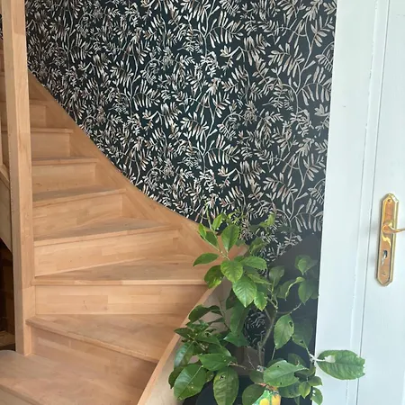 לינה וארוחת בוקר L'auberge'inn 3*