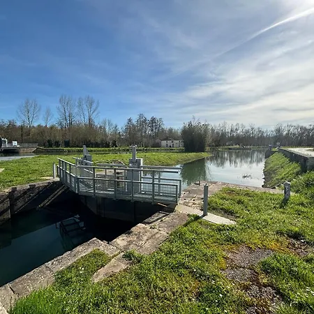 L'auberge'inn לינה וארוחת בוקר